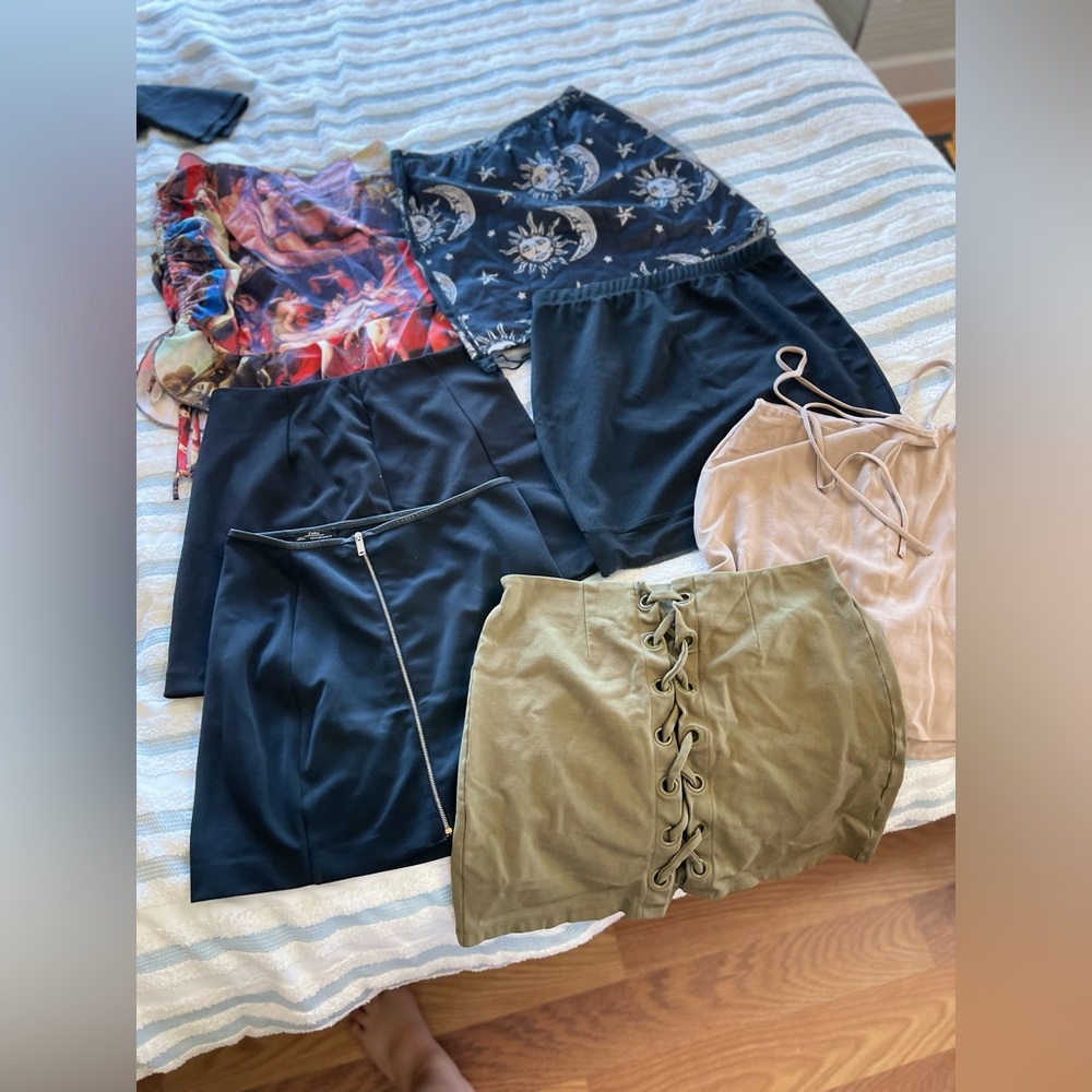 Skirts Bundle - Picture 2 of 13